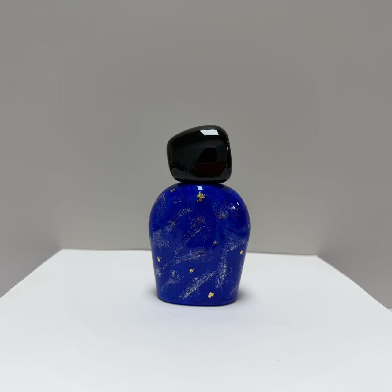 Perfume bottle