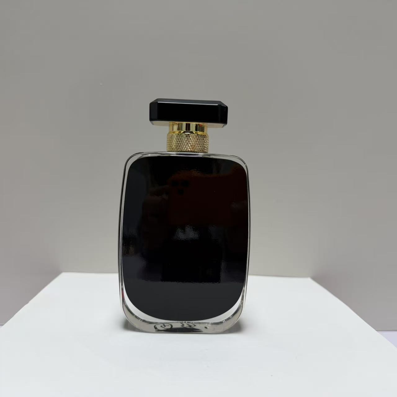 Perfume bottle
