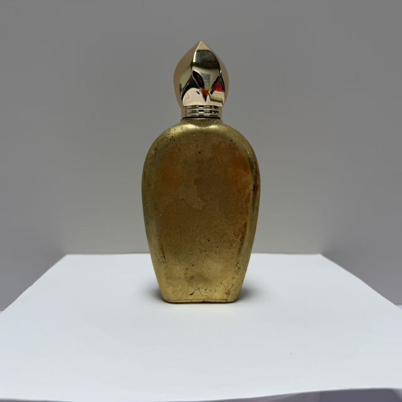 Perfume bottle
